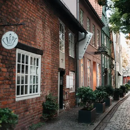 Apartment Dreams
